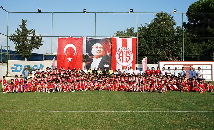 Futbol Okulları Zafer Bayramı’nda Buluştu