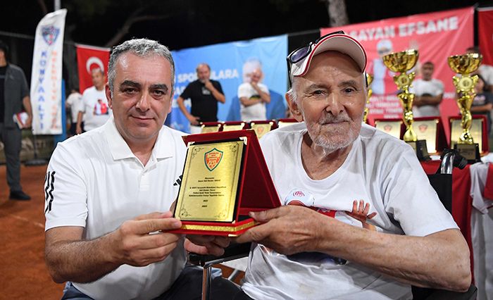 Yaşayan Efsaneyi Onurlandırdılar