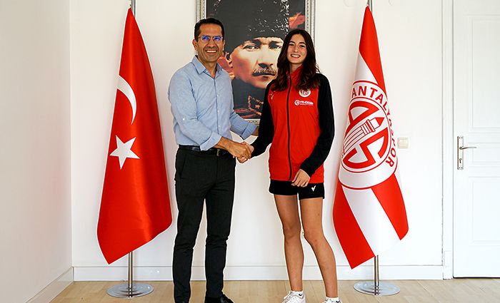 Antalyasporlu Genç Atletten Ziyaret