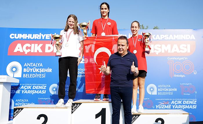 Altın Kulaçlardan 100. Yıl Zaferi