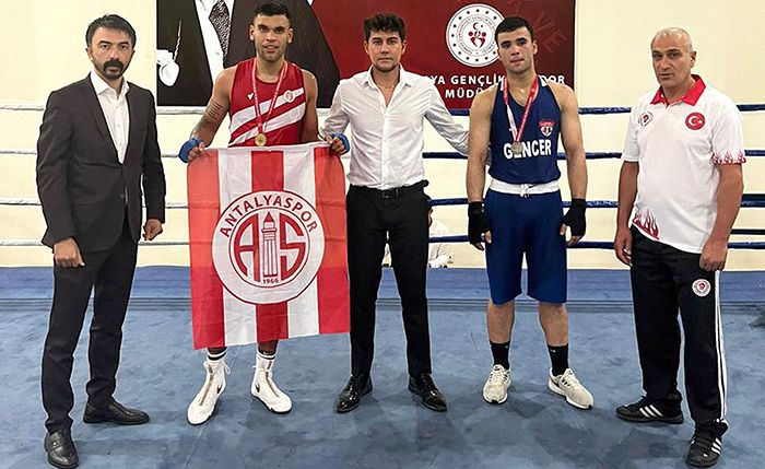 Boks Takımından Altın Madalya