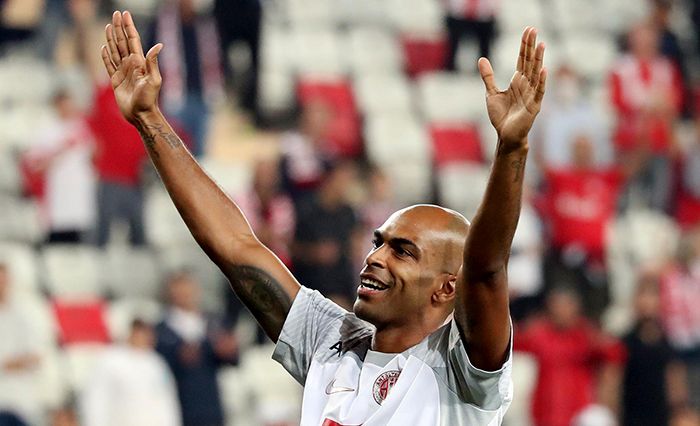 Naldo’dan Anlamlı Paylaşım