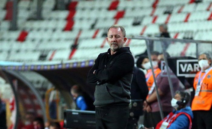 Antalyaspor Sergen Yalçın İle Anlaştı