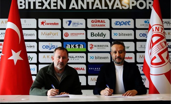 Teknik Direktör Sergen Yalçın Resmi İmzayı Attı