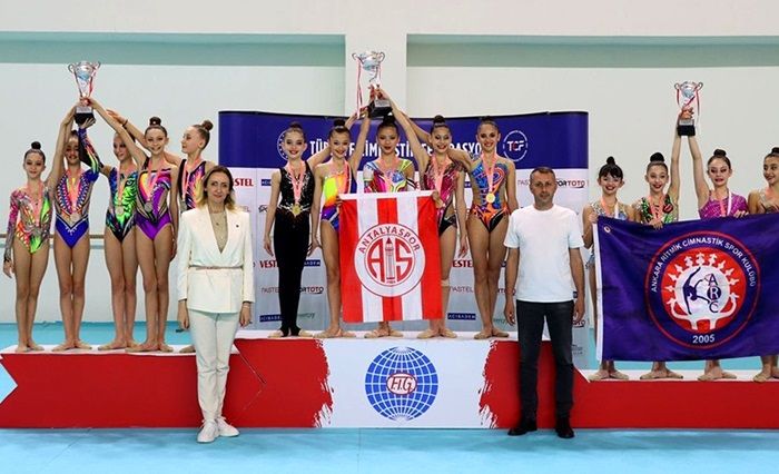 Antalyaspor Cimnastikte Türkiye Şampiyonu