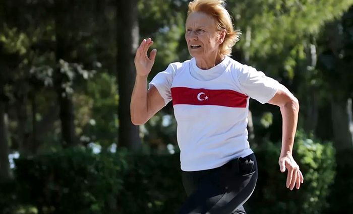 Tecrübeli Sporcu Rekorlarına Devam Ediyor
