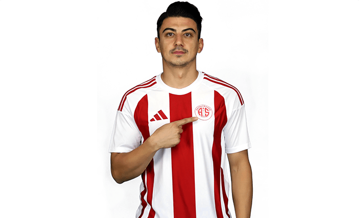 Çubuklu Forma Görücüye Çıkıyor