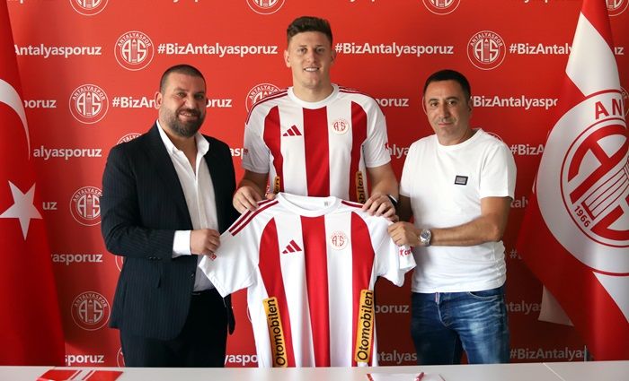 Antalyaspor, Adolfo Julian Gaich ile Resmi Sözleşme İmzaladı