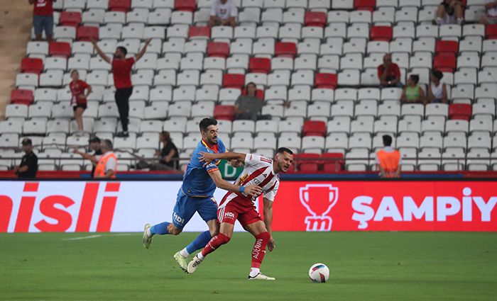 Sezonun İlk Maçında Tribünler Boş Kaldı