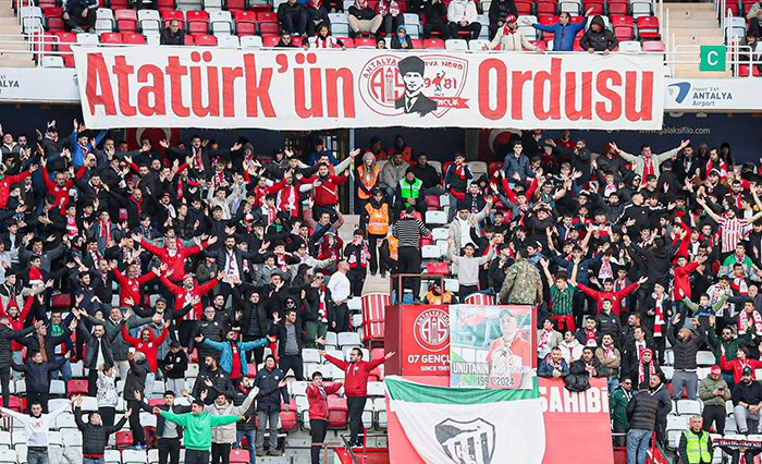 07 Gençlik’ten “Antalyaspor Sahipsiz Değildir” Açıklaması