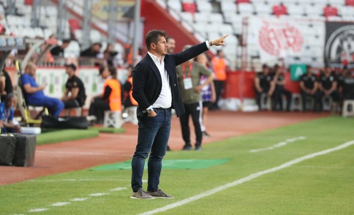 Belözoğlu: “Ligde Kalmanın Anahtarı İç Saha İstikrarı”