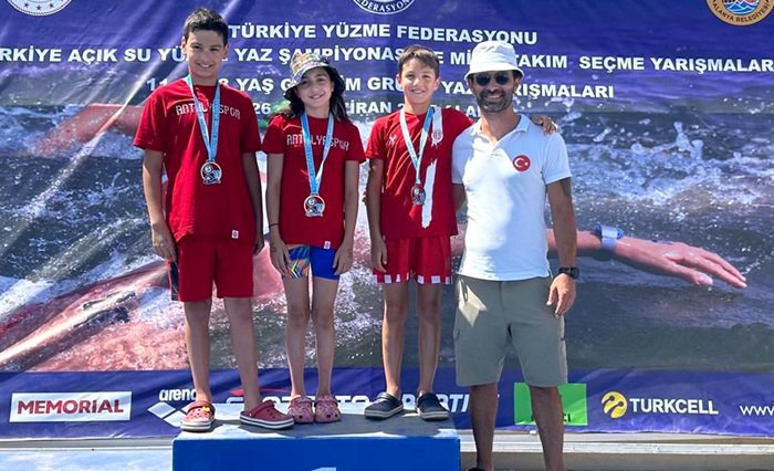 Yüzücülerden Alanya’da Milli Takım Vizesi