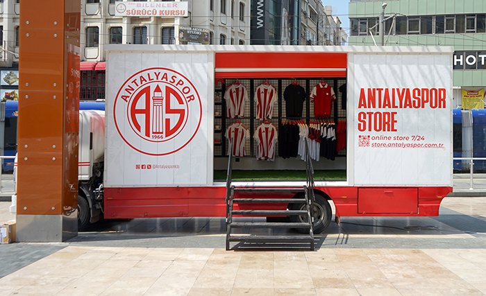 Antalyaspor Store Karavanı Yenilenen Yüzüyle Hizmete Açıldı