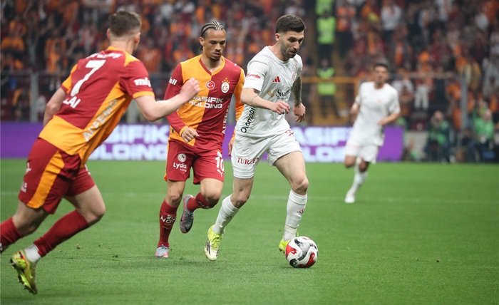 Antalyaspor’da Borç ve FIFA Kıskacı