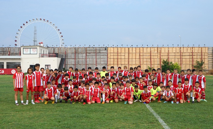 Antalyaspor Futbol Okulu Kids Club Başlıyor