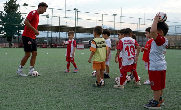 Futbol Okulunda Kids Club Eğitimleri Başladı